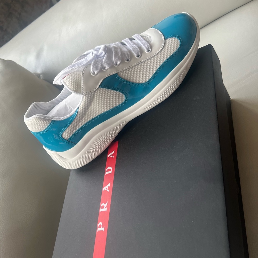 Men's America's Cup Bicolor Trainer Sneakers brand new still in the box.